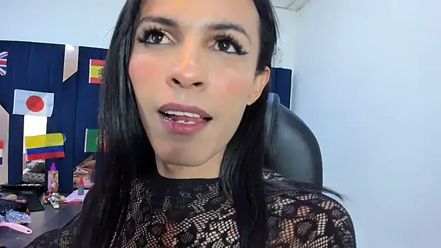 Aisha_hotts777 webcam