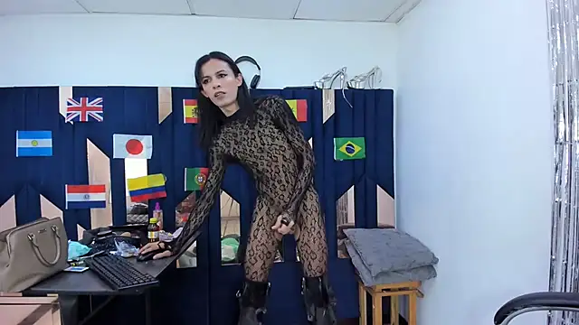 Aisha_hotts777 webcam