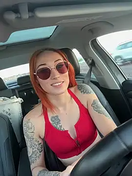 ThornsandHoney live cam on StripChat