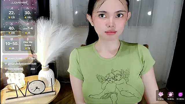 wildest_fantasy live cam on StripChat