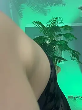 Mau_White webcam