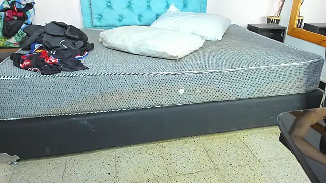 Charlie_Latino webcam