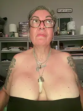 dieseldame1313 webcam