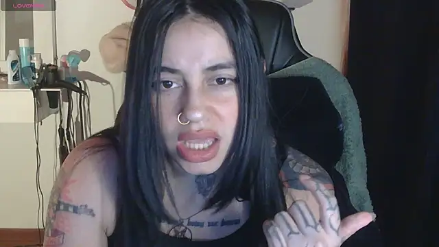val_bardot live cam on StripChat