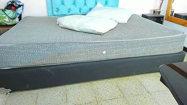 Charlie_Latino webcam