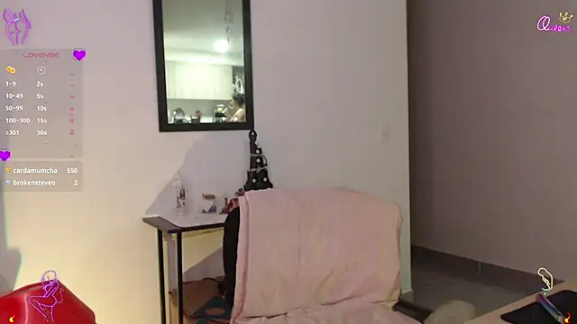 scarlett_diamond11 live cam on StripChat
