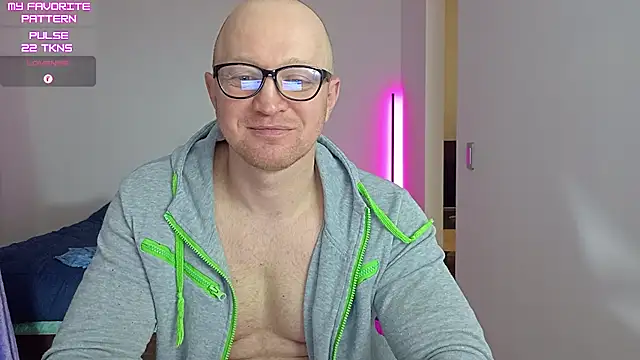 kevintyler69 live cam on StripChat