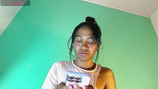 avaleri_cherry webcam