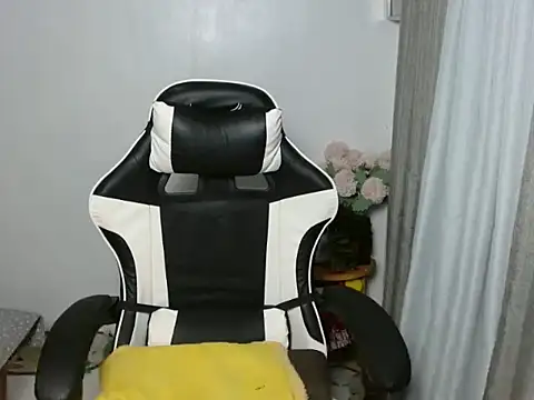 curlyasian_njxx webcam