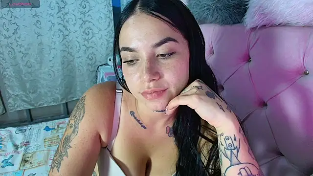 Lali_HOtt webcam