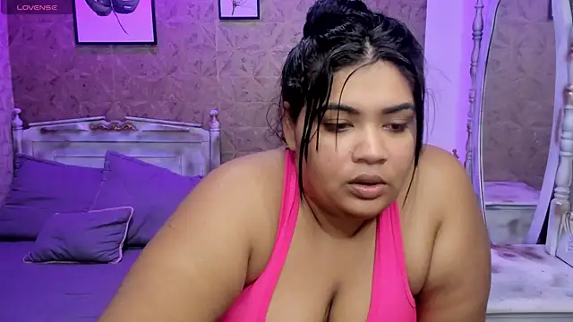 Sara_clk live cam on StripChat