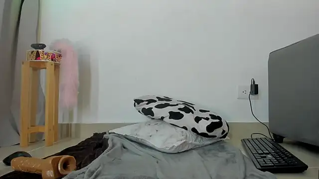Nanny_11 webcam