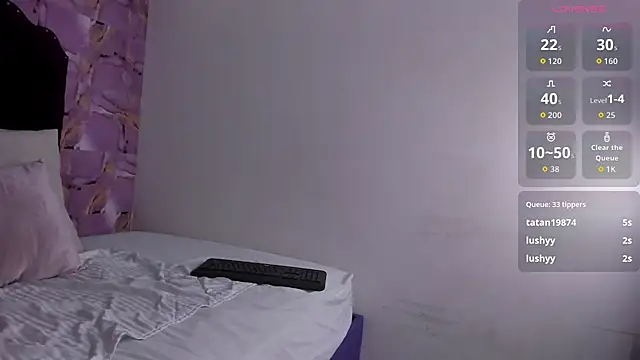 luna_bloomm_ webcam