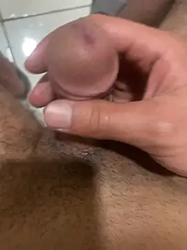 Justwomenfucker webcam
