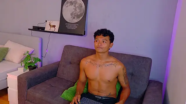 AndrewKenoxx__ webcam