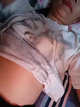 Doremon_95 live cam on StripChat