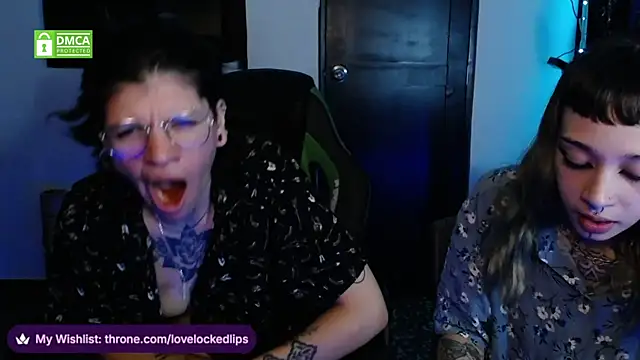 lovelockedlips webcam