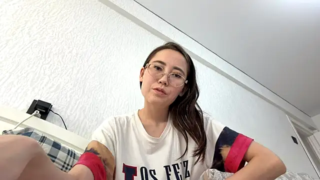 vickietrudo's live room