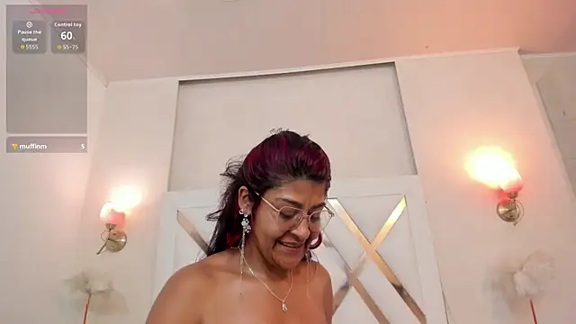 Sky_Collins_ webcam