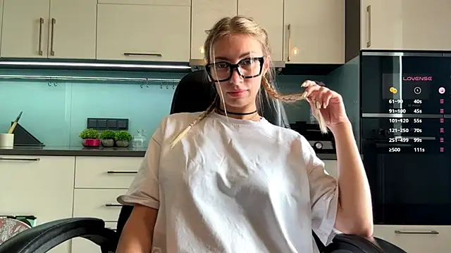 SoftnessMila webcam