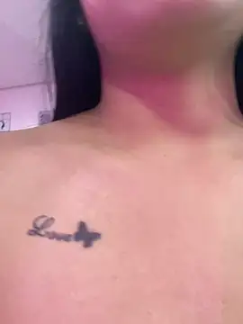 zoe_martinez webcam