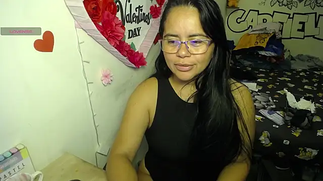 Miss__kendra_ live cam on StripChat