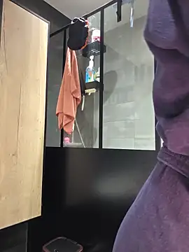 JuneLaFrenchie webcam