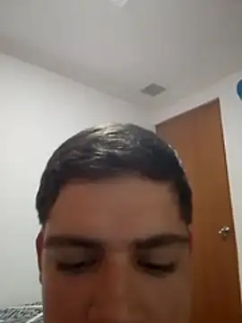 manhotxxx11 live cam on StripChat