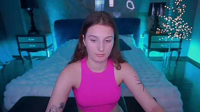 VikVikLove webcam