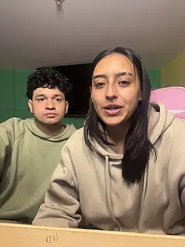 hotlatinocouple__ webcam