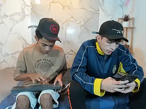 Ngelar - Couple webcam sex chat