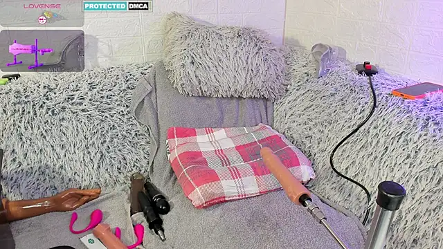 LaraLuxx