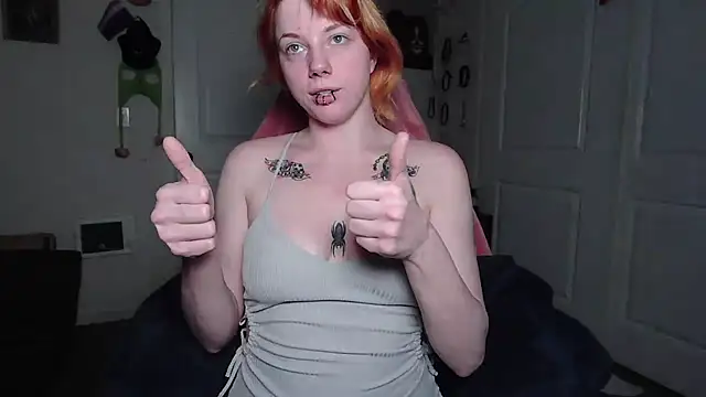 Chained_Aless webcam