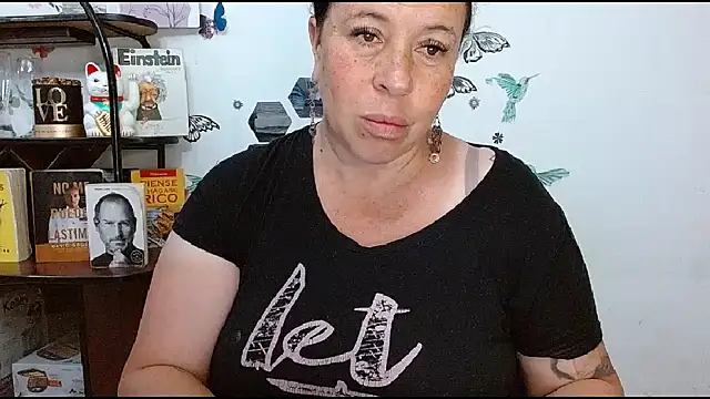 LauraMallioni webcam