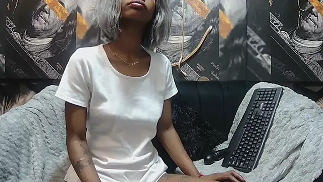 Lilmisbaddyxxx webcam