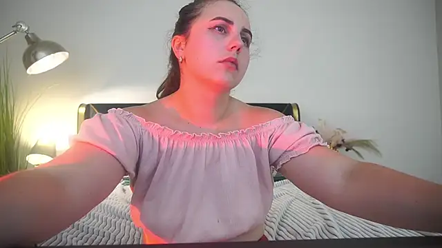 MikaFoxy webcam
