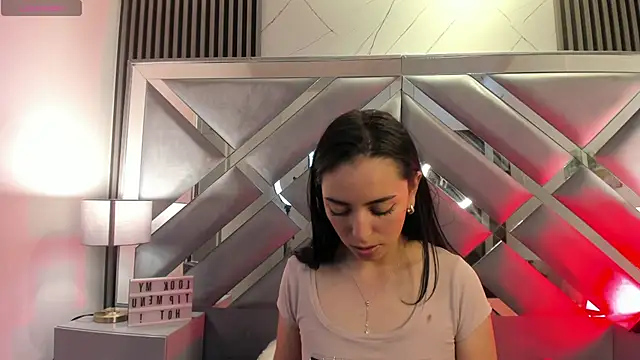 Violeta_Harlow webcam