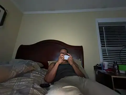 Charmingswoleking webcam