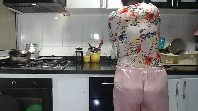 kateleyagrey live cam on StripChat