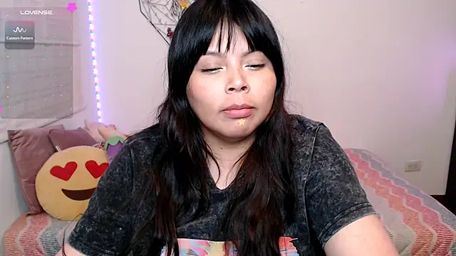 EllieMoonX webcam