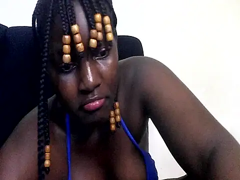 MoonlighMaya webcam