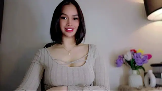 Anna_HollyDoll live cam on StripChat