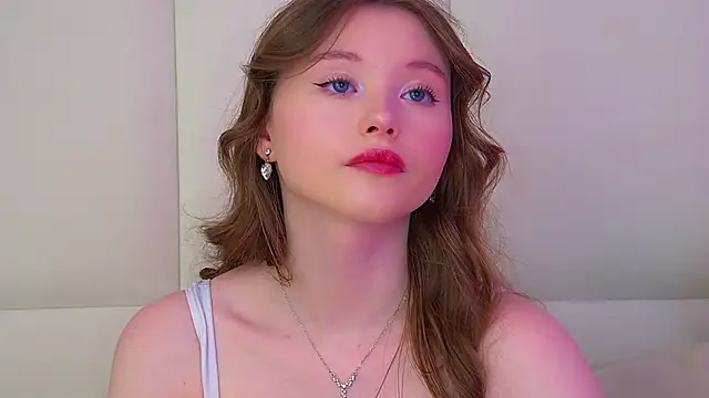 KeiraAsti webcam