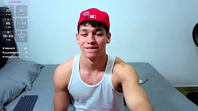 Luke_Muscle webcam