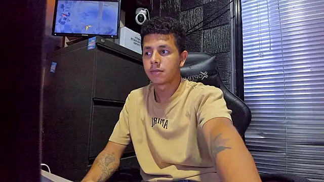 boy_bigcock24cm webcam