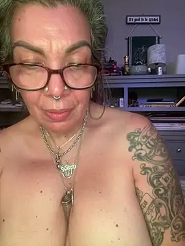 dieseldame1313 webcam