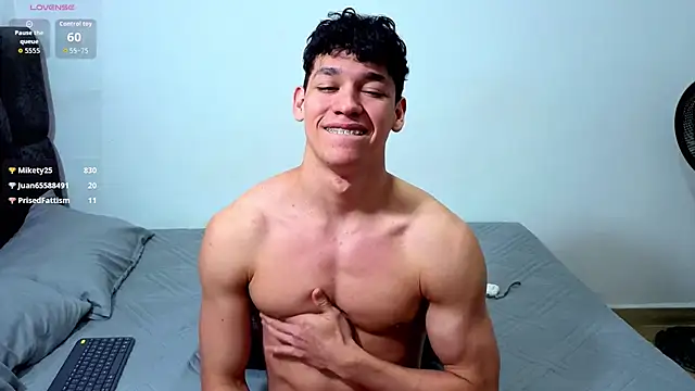 Luke_Muscle webcam