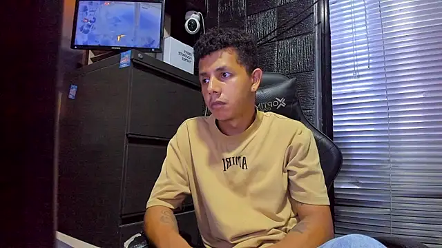 boy_bigcock24cm webcam