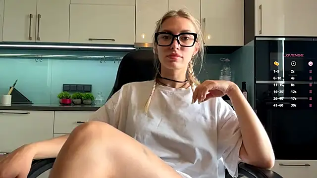SoftnessMila webcam
