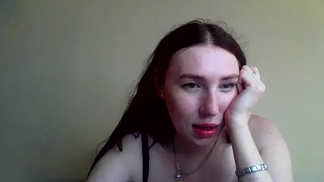 Milana_Lovee webcam
